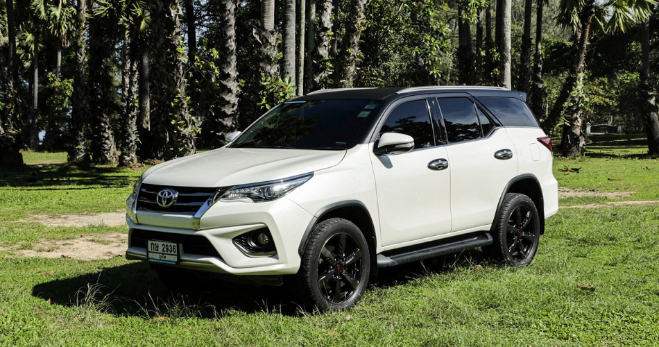 Toyota Fortuner 4WD 