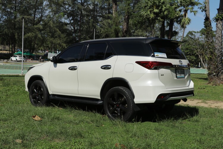 Toyota Fortuner 4WD 