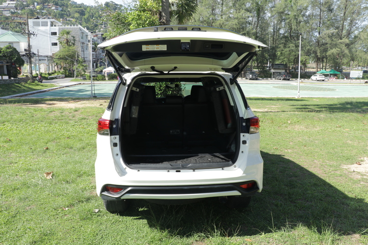 Toyota Fortuner 4WD 